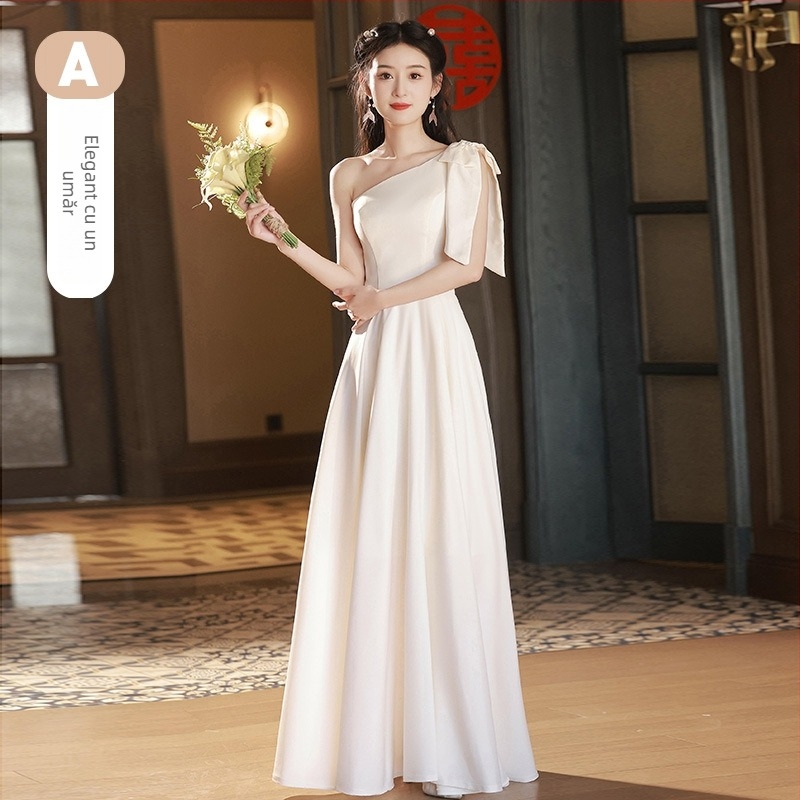 Rochie de domnișoare satinată, mâneci scurte, decolteu rotund, amestec din fibre chimice, poliester, finisaj șlefuit, vara 2023