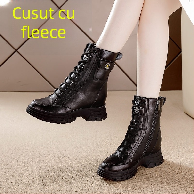 Cizme pentru femei de lungime mijlocie cu înălțare ascunsă, căptușite cu fleece, partea superioară din piele de vită în două straturi, talpă din cauciuc, șireturi în față