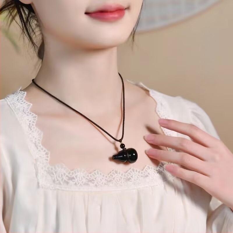 Colier din obsidian cu pandantiv în formă de dovleac, finisaj lucios, origine Guangzhou, stil proaspăt și chic