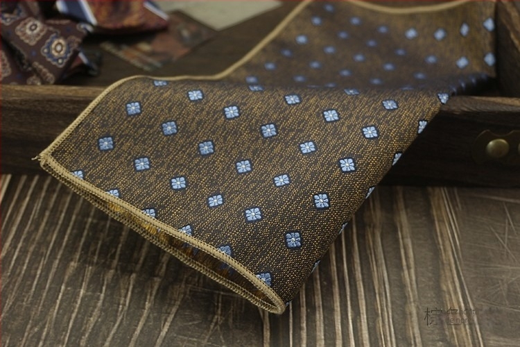 Batistă de buzunar pentru sacou, material poliester, model cu nuci de cashew, finisaj satin, stil modern, lățime standard