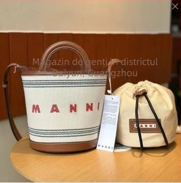 Geantă bucket din rafie, împletită, formă cilindrică, căptușeală din pânză, deschidere deschisă, stil urban simplu
