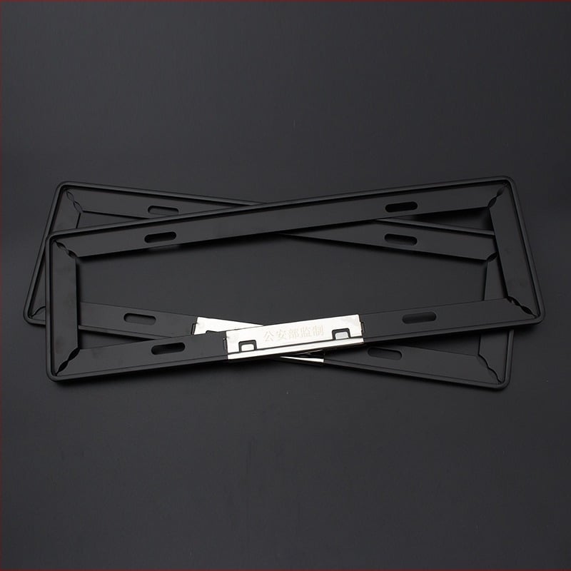 Ramă pentru plăcuța de înmatriculare din aliaj de magneziu, finisaj sablare și oxidare; compatibil cu toate modelele interne; greutate 210 g