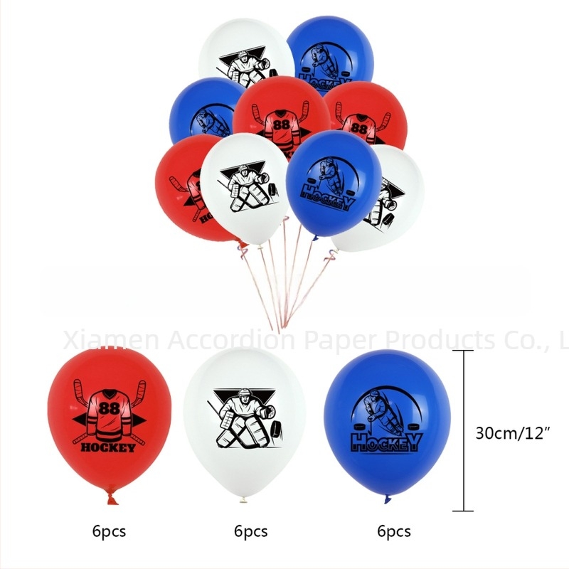 Set de petrecere pentru copii cu temă hochei — decorațiuni pentru tort cu figuri de hochei, bannere cu steaguri, baloane, semne de ușă și carduri de agățat; design geometric, modern și minimalist; material: hârtie acoperită.