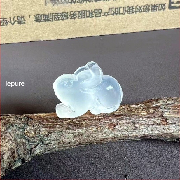 Animale zodiacale 3D din calcedon – gravate și lustruite