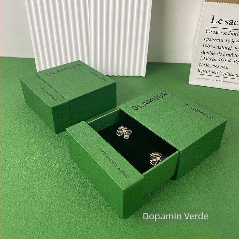 Cutie de prezentare pentru bijuterii cu sertar glisant - din piele, ștanțare la cald, stil modern