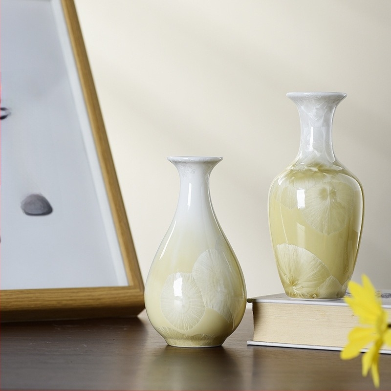 Vază din ceramică glazurată – stil modern minimalist, potrivită pentru aranjamente hidroponice în living.