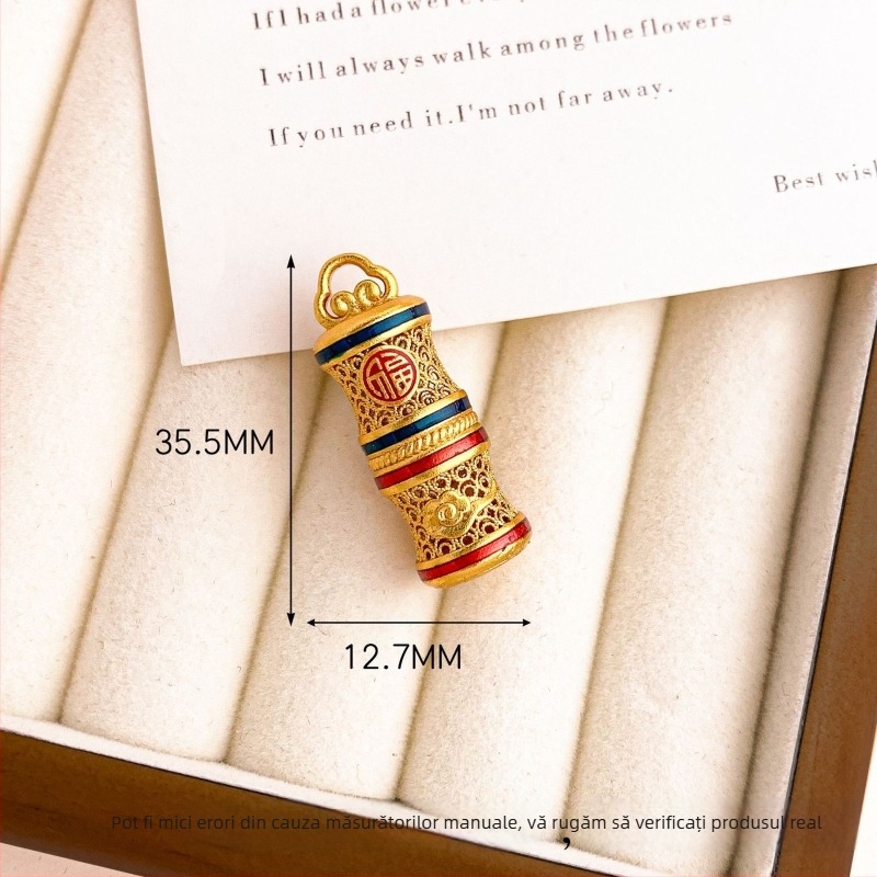 Pandantiv din cupru cu placare aur reală, motiv filigran decupat în formă de gutuie, accesoriu minimalist de modă