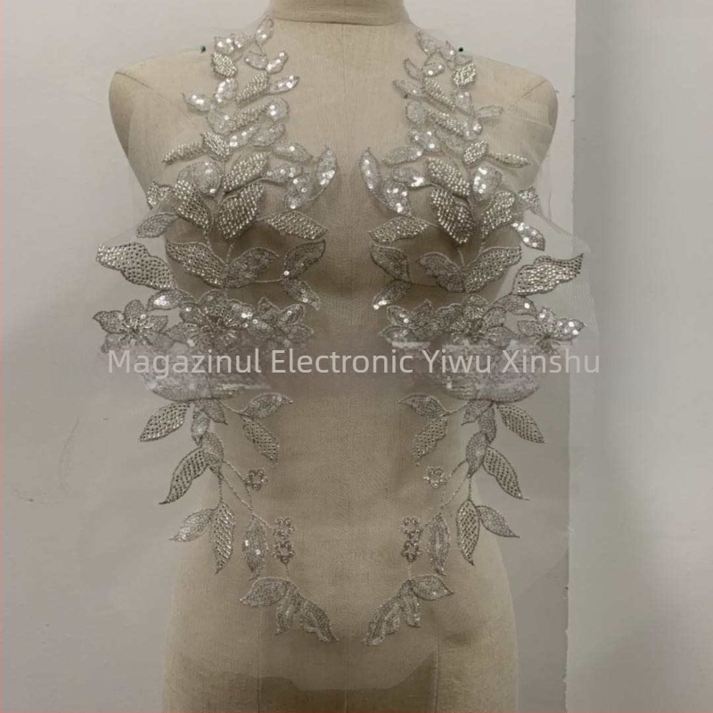 Aplicație din dantelă 3D brodată cu mărgele pentru îmbrăcăminte – materiale: mărgele tub, mărgele de sticlă tip orez, plasă, ață de broderie; marca Xin Shu; potrivit pentru haine feminine și rochii de mireasă; utilizare: Hanfu, rochii, petreceri; proces: b