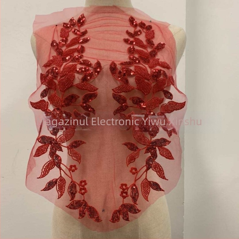 Aplicație din dantelă 3D brodată cu mărgele pentru îmbrăcăminte – materiale: mărgele tub, mărgele de sticlă tip orez, plasă, ață de broderie; marca Xin Shu; potrivit pentru haine feminine și rochii de mireasă; utilizare: Hanfu, rochii, petreceri; proces: b