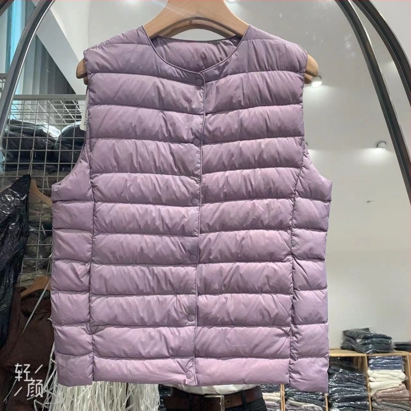 Vesta din puf cu croială slim, exterior din nylon, fără mâneci, închidere cu un nasture, Iarna 2025