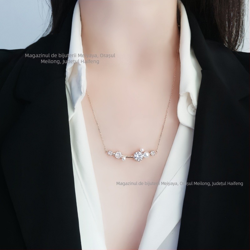 Set de bijuterii cu perle din imitatie: colier cu lanț clavicular, cercei, brățară și inel; material: perle imitatie; pandantiv: aliaj; model: inimă/picătură/clopot; include: cercei + colier + brățară + inel