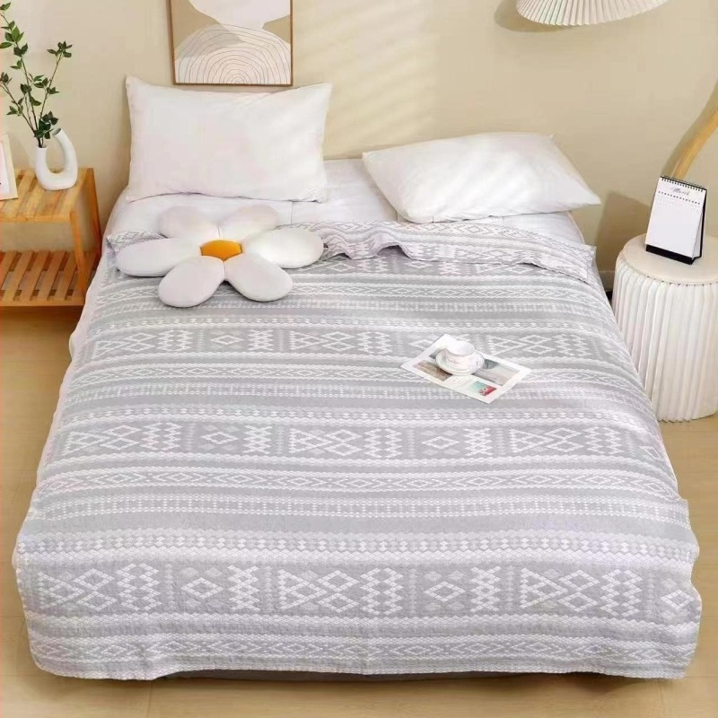 Cuvertură din tifon cu trei straturi, 99% bumbac, vopsire reactive, model geometric, greutate 1,05–1,50 kg, primăvară–toamnă