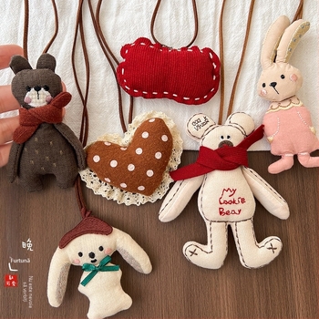 Colier pentru copii cu pandantiv 3D iepuraș și pandantiv mic în formă de măr, pandantiv textil, lanț extensibil 11 cm+, potrivit pentru vârste 3–10 ani