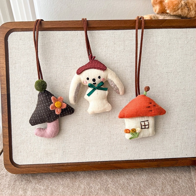 Colier pentru copii cu pandantiv 3D iepuraș și pandantiv mic în formă de măr, pandantiv textil, lanț extensibil 11 cm+, potrivit pentru vârste 3–10 ani