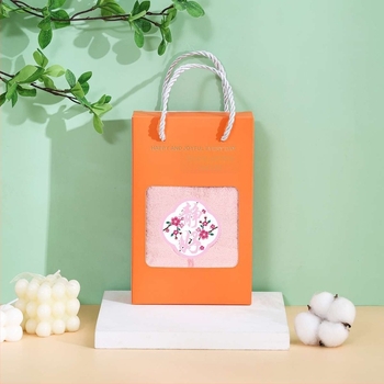 Set de două prosoape brodate cu ciucuri pentru domnișoarele de onoare; 260 g fibră coral fleece; broderie și tivire; personalizare disponibilă