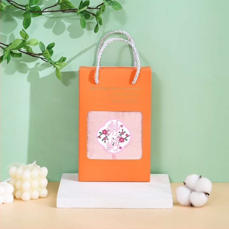 Set de două prosoape brodate cu ciucuri pentru domnișoarele de onoare; 260 g fibră coral fleece; broderie și tivire; personalizare disponibilă