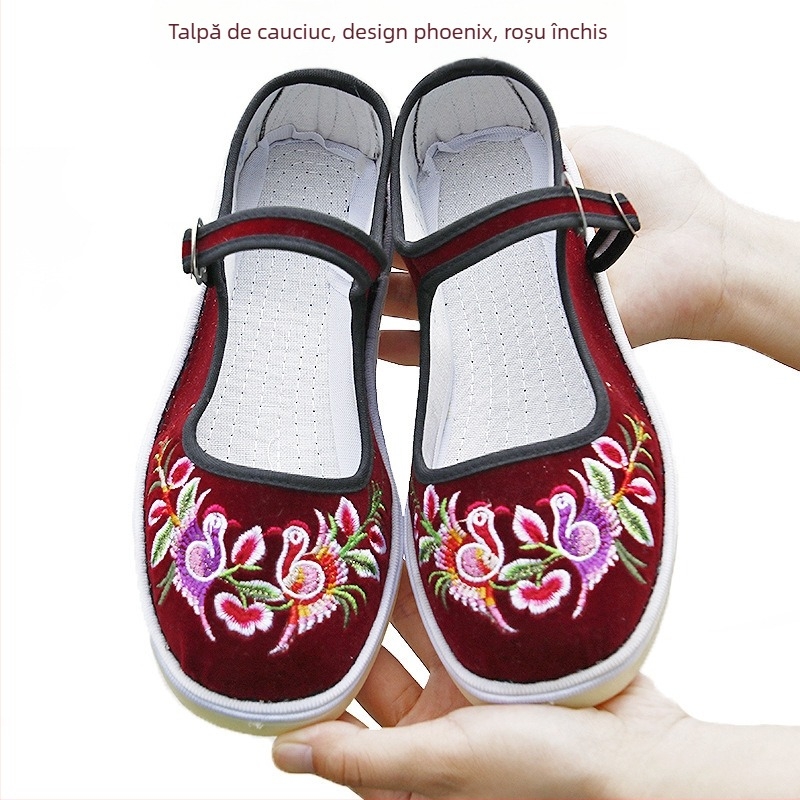 Pantofi din țesătură, croiți manual, cu broderie florală în stil etnic; talpă din tendon de vită; vârf rotund; toc mic 1–3 cm