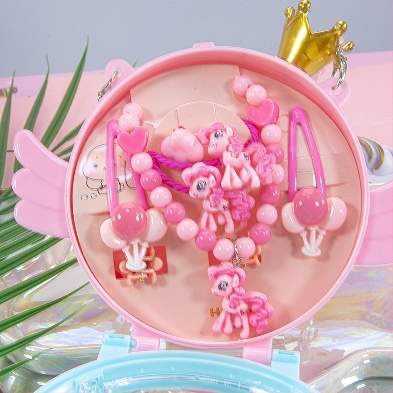 Set de colier și brățară pentru copii cu pandantiv sirenă, aripi de înger și temă Prințesa – bijuterie acrilică lucrată manual pentru copii 3–10 ani