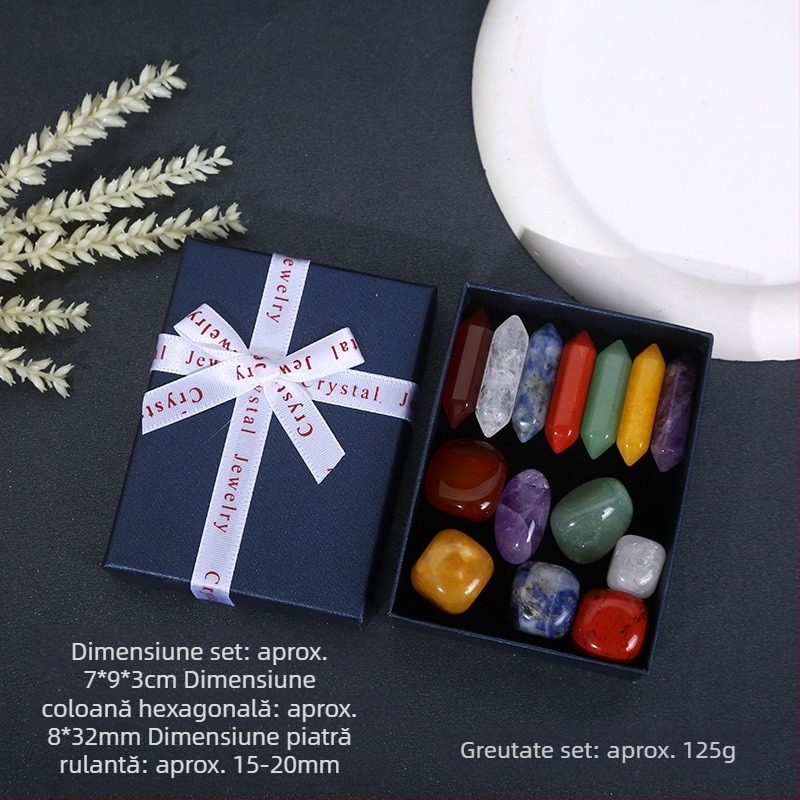 Cristale naturale multicolore în coloană hexagonală, în formă de inimă - set de mostre mineralogice într-o cutie cadou