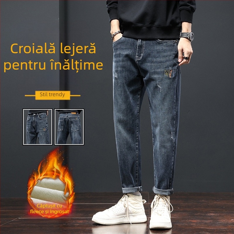 Pantaloni din denim cu căptușeală de fleece, croială dreaptă cu design larg pentru toamnă–iarna – moderne, versatile, casual.