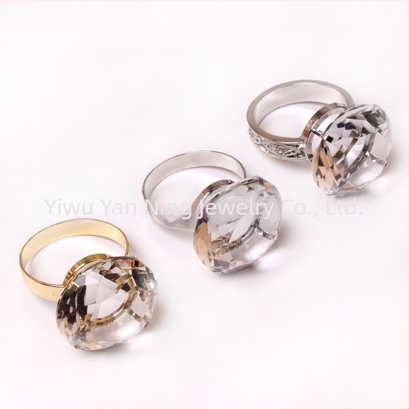 Inel de șervet cu diamant mare – oțel inoxidabil, finisaj electroplacat, stil modern minimalist, logo imprimat, etichetă privată disponibilă