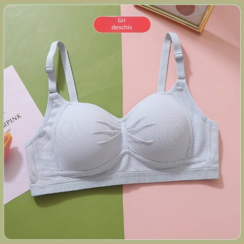 Sutien pentru femei adulte, cu cupă completă, cupe din burete modelate; material principal nylon, căptușeală din bumbac; închidere la spate cu trei rânduri de cârlige; bretele fixe, duble.