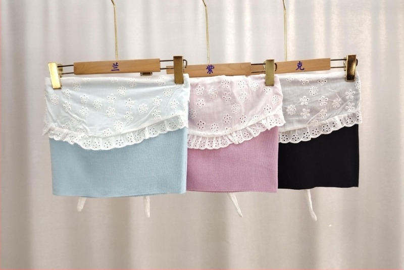 Top tubular fără bretele pentru femei, cu modelare prin oase pentru contur și bretele detașabile, poliester 50–70%