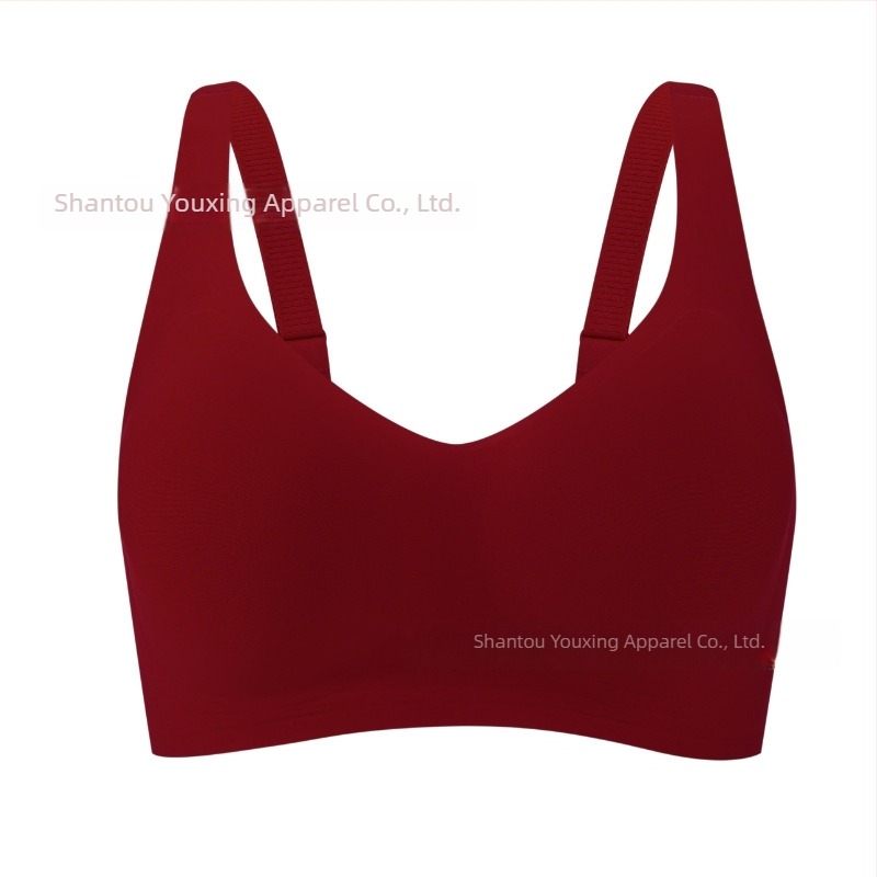 Sutien cu susținere moale, cupe 3/4 din bumbac, bretele fixe, închidere la spate cu patru rânduri de cârlige, căptușeală din nylon respirabil