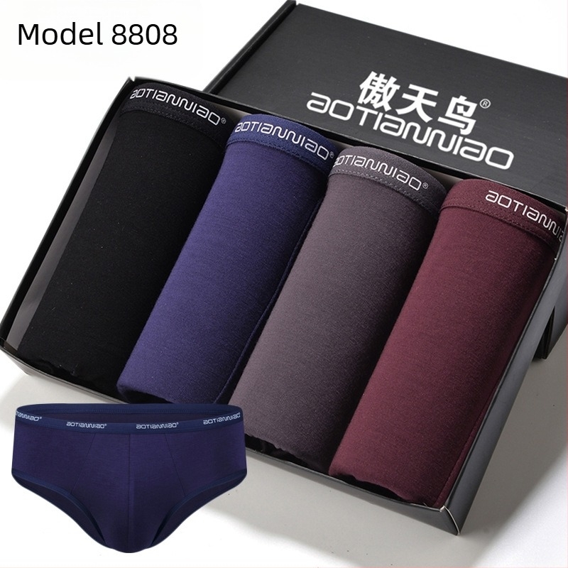 Chiloți bărbătești briefs, respirabili, talie medie, tricot, fibre de celuloză regenerată, căptușeală modal 90–95%.