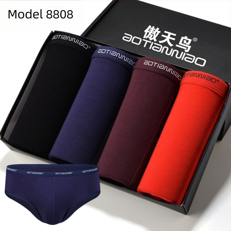 Chiloți bărbătești briefs, respirabili, talie medie, tricot, fibre de celuloză regenerată, căptușeală modal 90–95%.