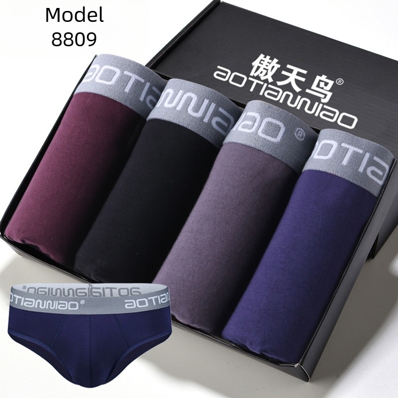 Chiloți bărbătești briefs, respirabili, talie medie, tricot, fibre de celuloză regenerată, căptușeală modal 90–95%.