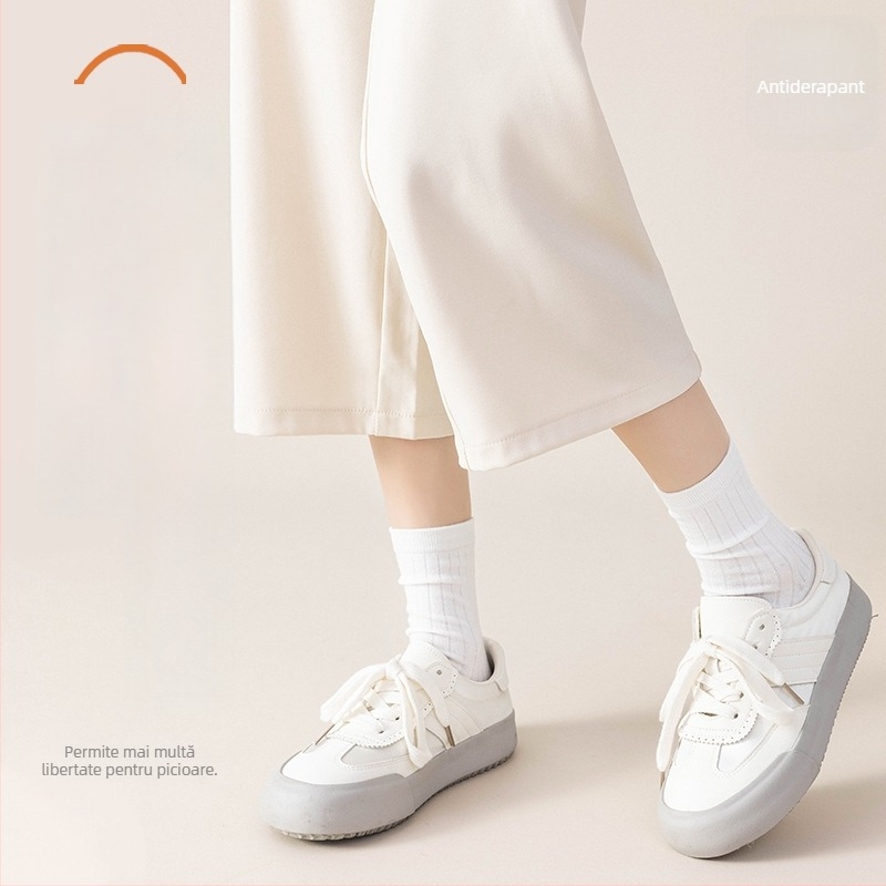 Șosete pentru femei cu degete separate, lungime mid-calf; amestec bumbac (64,4% bumbac, 32,7% poliester, 2,9% spandex); antibacteriale, absorbante de transpirație, deodorante, anti-fricțiune; tricotate cu un singur ac