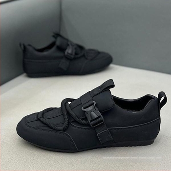 Pantofi pentru drumeții pe malul râului - partea superioară din piele microfibră, căptușeală din blană de iepure, talpă din material compozit, închidere cu șireturi, toc mic 1-3 cm