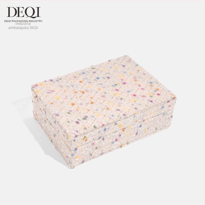 Cutie premium pentru bijuterii din pânză, pentru cercei, inele, coliere și brățări — Material: Pânză; Utilizare: ambalare bijuterii; Tip ambalaj: cutie; Nivel ambalaj: ambalaj de retail; Cod produs: 250429