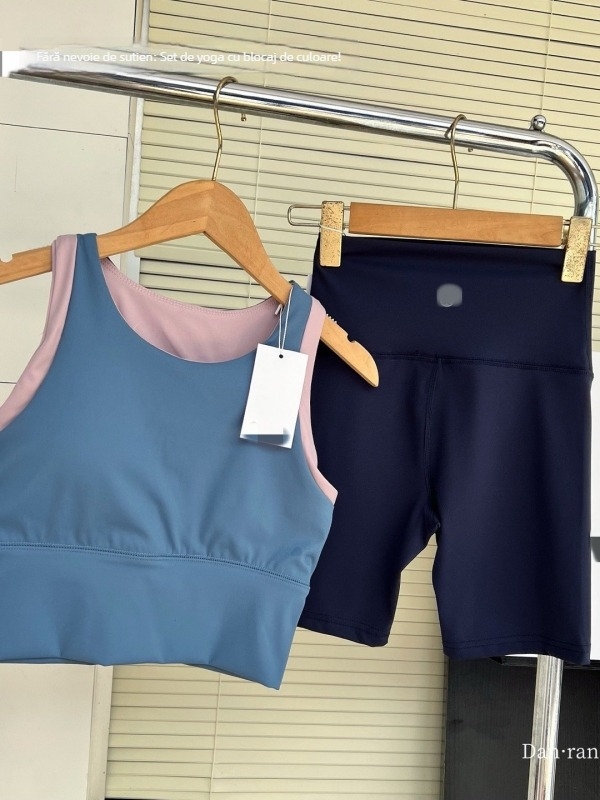 Costum sport feminin: Sutien de antrenament integrat cu pantaloni scurți, țesătură corduroy, compoziție din in
