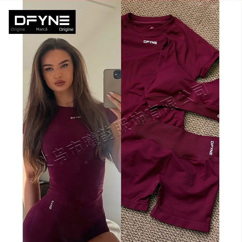 Dfyne set de fitness din trei piese: top cu mânecă scurtă și șorturi, material nylon-spandex, rezistent la abraziune, lungime până la abdomen, guler rotund