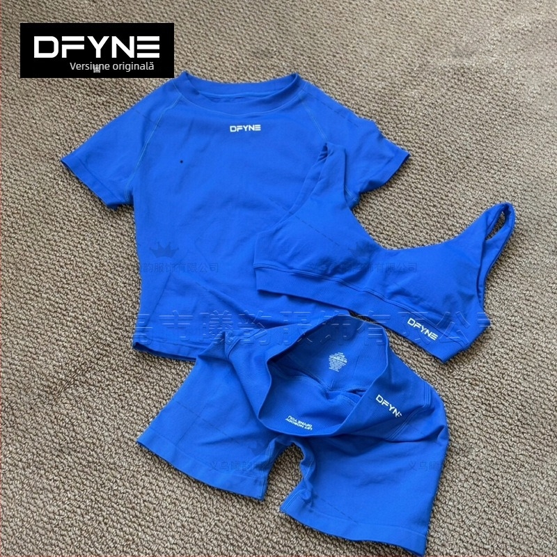 Dfyne set de fitness din trei piese: top cu mânecă scurtă și șorturi, material nylon-spandex, rezistent la abraziune, lungime până la abdomen, guler rotund