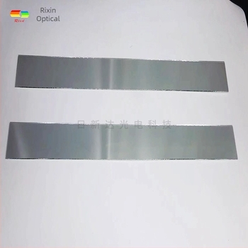 FG002 Separator de fascicule cu strat de acoperire, 55% transmisie, semi-reflectiv/semi-transmisiv, sticlă opticǎ, grosime 0.2–3 mm, forme: dreptunghiulară, circulară sau personalizabilă