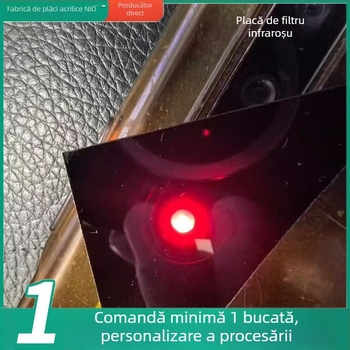 Panel de echipament cu filtru infraroșu, din placă acrilă și policarbonat; blochează lumina vizibilă, transmite infraroșu.