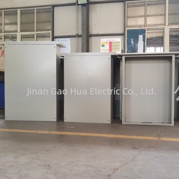 Cutie de control și distribuție pentru montaj pe suprafață, montată pe perete, IP30, oțel laminat la rece, 10–250 A