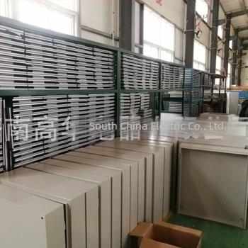 Cutie de control și distribuție pentru montaj pe suprafață, montată pe perete, IP30, oțel laminat la rece, 10–250 A