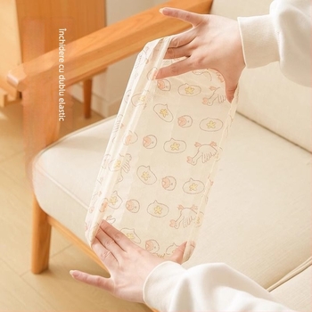 Capace de pantofi de unică folosință pentru interior, ambalate în cutie, din material nețesut, impermeabile, antiderapante, cu design de tragere