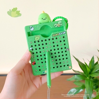 Breloc pentru chei din plastic, stil desen animat, marca Commander Xu
