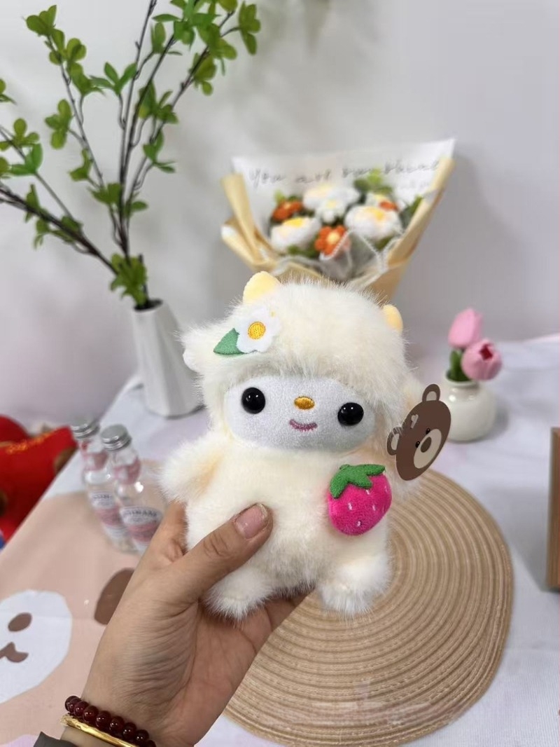 Păpușă urs Xiangdun Dun cu fular, companion de birou, breloc și pandantiv pentru geantă