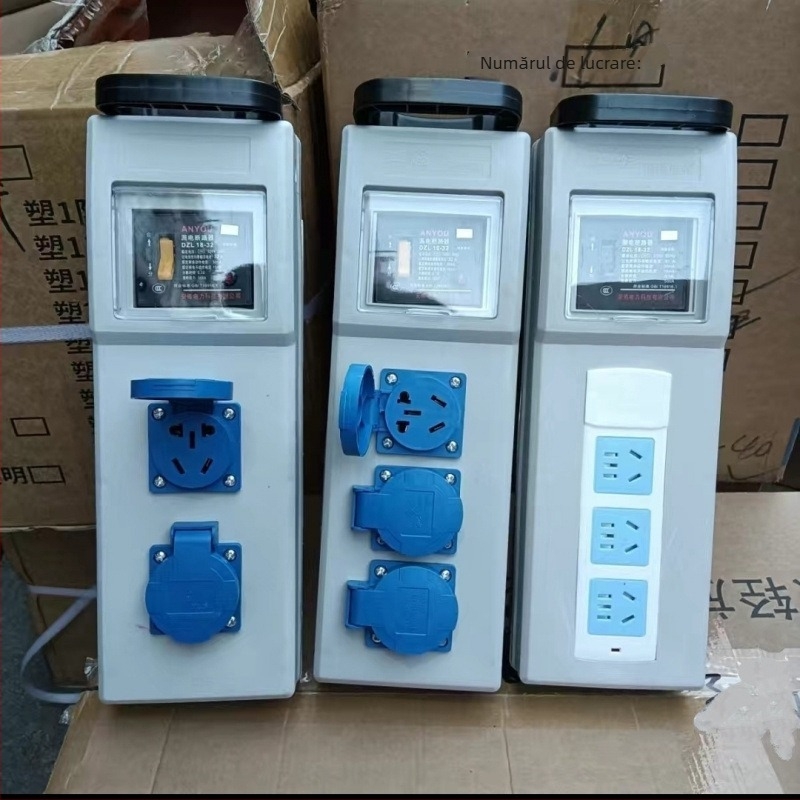 Cutie electrică portabilă pentru șantier cu protecție la scurgeri, IP54, montaj pe suprafață, carcasă din policarbonat, prize plug-in