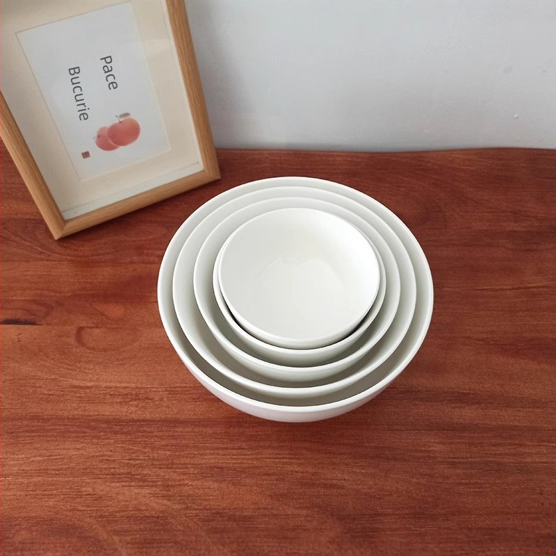 Boluri ceramice albe pentru orez, ramen și supă – vesela din porțelan pentru uz casnic