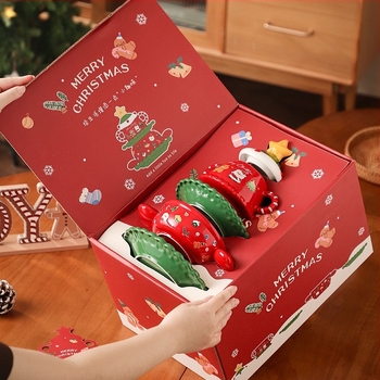 Set ceramic pentru masă de Crăciun — stil desen animat, model gravat, capacitate 301–500 ml, personalizare disponibilă