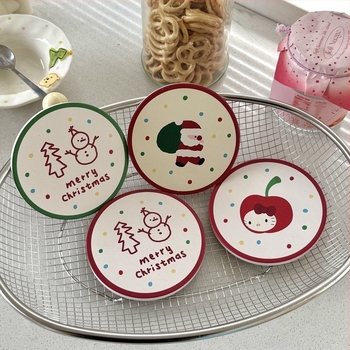 Suport rotund pentru pahar ceramic, cu ilustrație în stil desen animat a unui om de zăpadă de Crăciun, absorbent