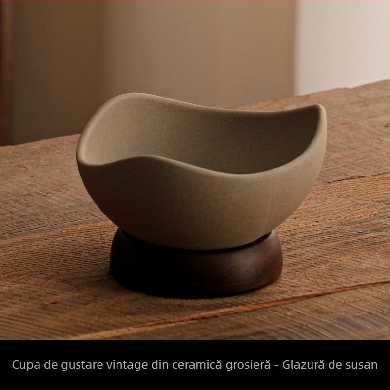 Vas ceramic în stil antic pentru masă: bol de desert, farfurie pentru fructe și cupă de înghețată