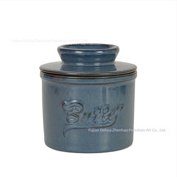 Borcan ceramic pentru unt cu capac, design reliefat, glazură de cuptor, capacitate 0.4–2 L